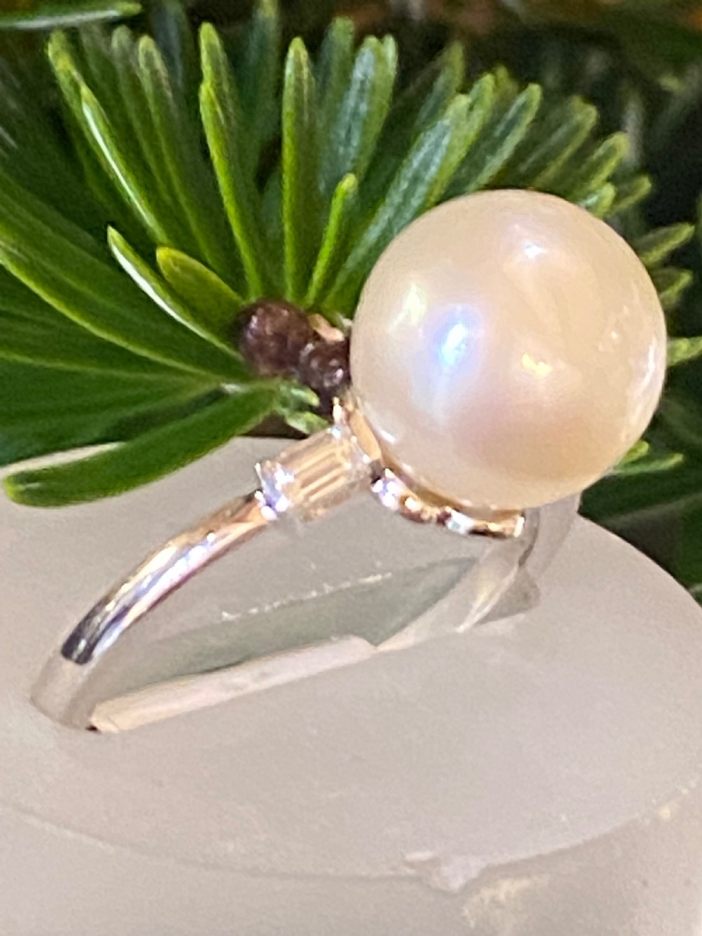 VINTAGE 18ct Gold, Pearl and Diamond dress ring.
 View III