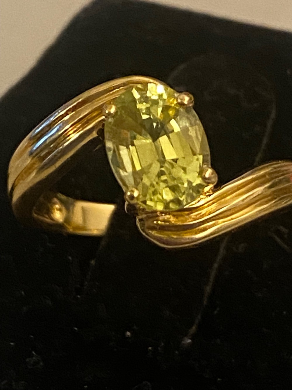 Vintage 18ct gold and chrysoberyl dress ring