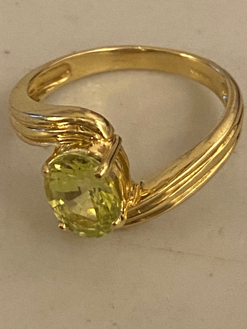 Vintage 18ct gold and chrysoberyl dress ring View VIII