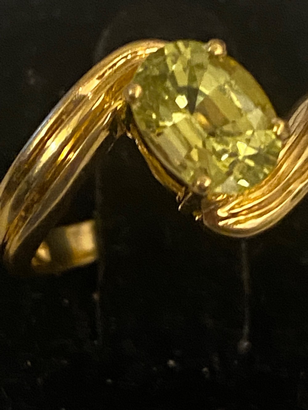 Vintage 18ct gold and chrysoberyl dress ring View IX