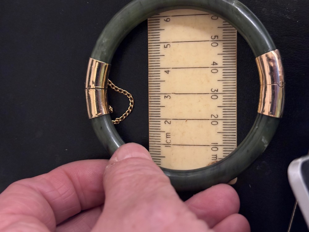 Antique Nephrite Jade bangle View IV