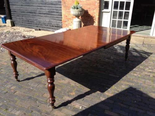 Mahogany Wind Out Table