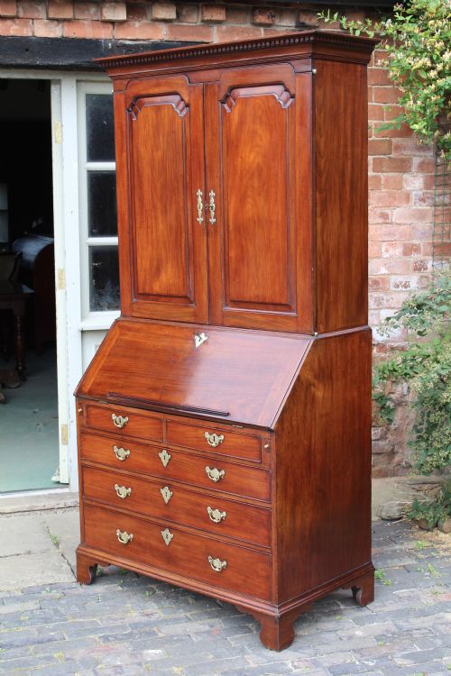 fig 1. George II Mahogany Bureau Bookcase