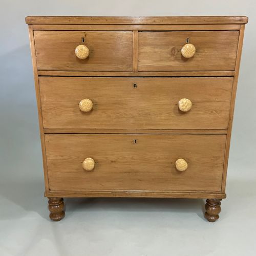 Pine Chest of Drawers