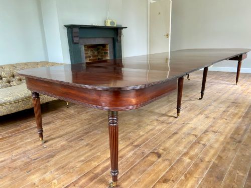 George III Mahogany Dining Table in the Manner of Thomas Butler