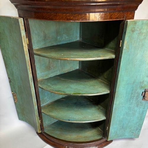 GEORGE III PLUM PUDDING MAHOGANY CORNER CUPBOARD - ADDITIONAL PHOTO 10