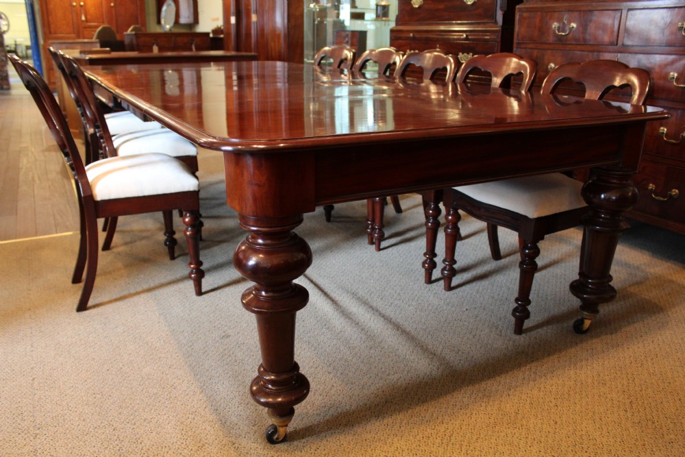 Mahogany 10ft Extending Dining Table