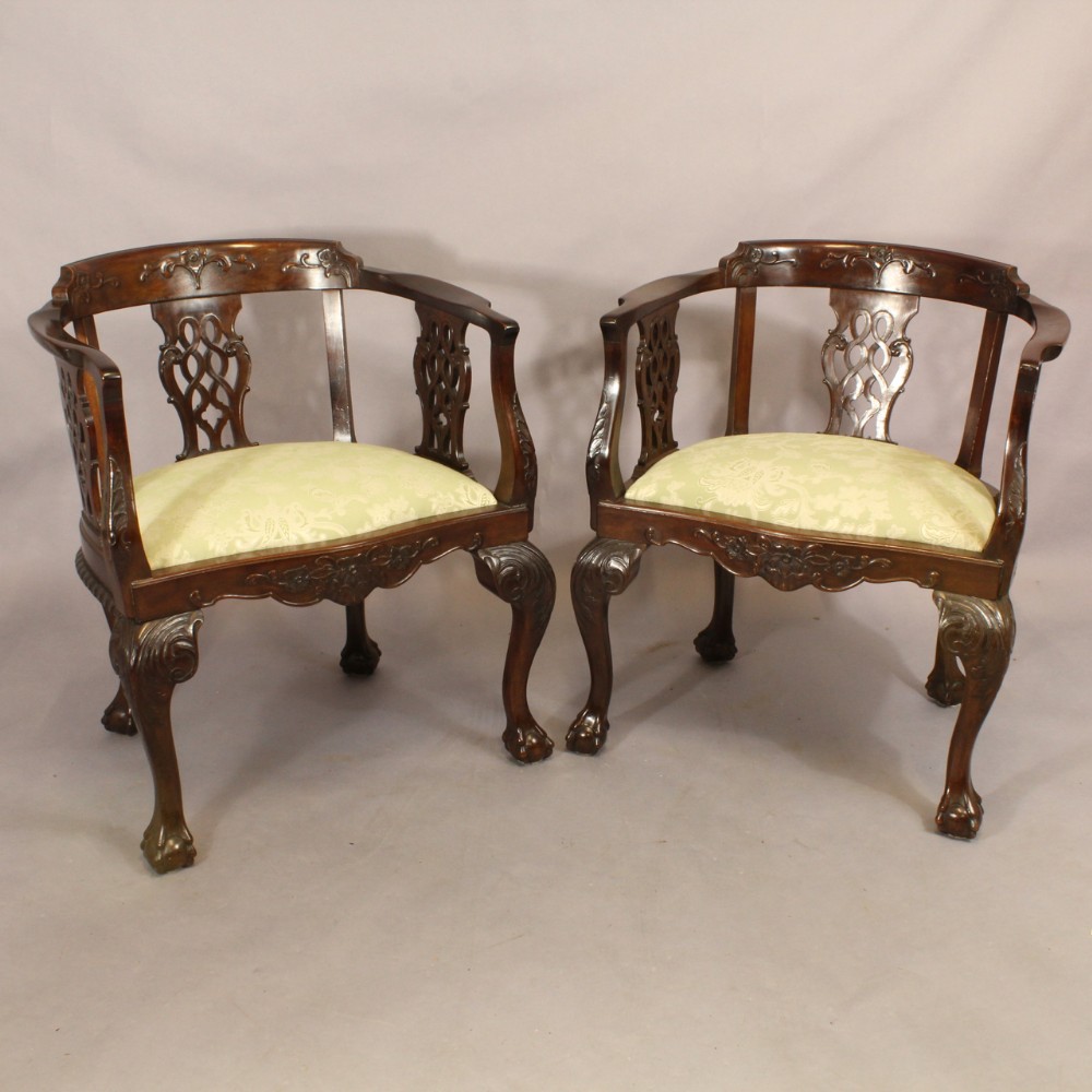 Large pair of Victorian Tub Chairs