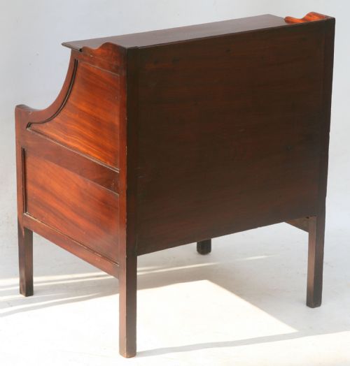 A GEORGE III MAHOGANY STEP COMMODE CIRCA 1800 - ADDITIONAL PHOTO 3