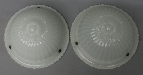 A PAIR 0F OPALINE DISH LIGHTS - ADDITIONAL PHOTO 1