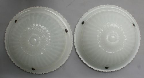 A PAIR 0F OPALINE DISH LIGHTS - ADDITIONAL PHOTO 3