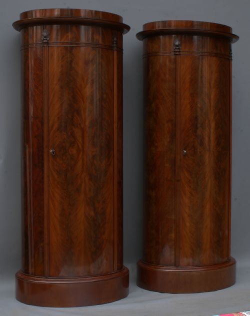 A PAIR OF DANISH BIEDERMEIER MAHOGANY OVAL PEDESTAL CABINETS - ADDITIONAL PHOTO 1