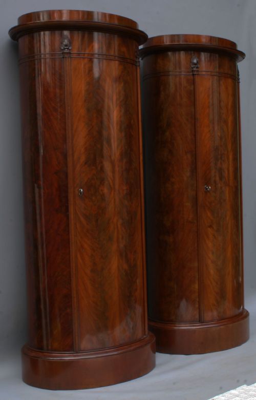 A PAIR OF DANISH BIEDERMEIER MAHOGANY OVAL PEDESTAL CABINETS - ADDITIONAL PHOTO 3