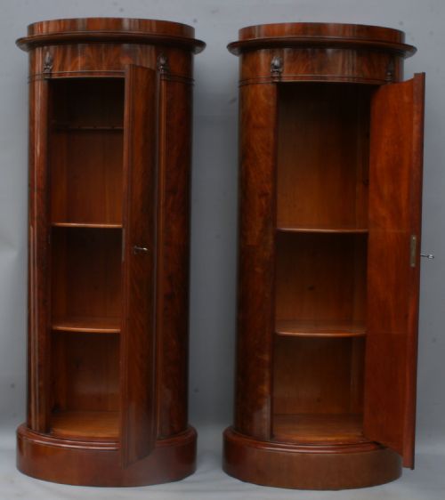 A PAIR OF DANISH BIEDERMEIER MAHOGANY OVAL PEDESTAL CABINETS - ADDITIONAL PHOTO 6