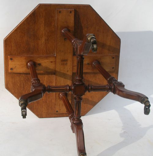 A GILLOWS OAK OCTAGONAL TABLE CIRCA 1877 - ADDITIONAL PHOTO 4