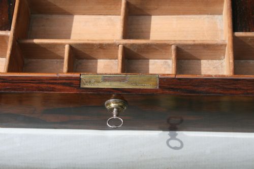 A REGENCY ROSEWOOD GAMESWORK TABLE IN THE MANNER OF GILLOWS - ADDITIONAL PHOTO 8