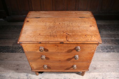 GEORGIAN PINE MULE CHEST - ADDITIONAL PHOTO 2