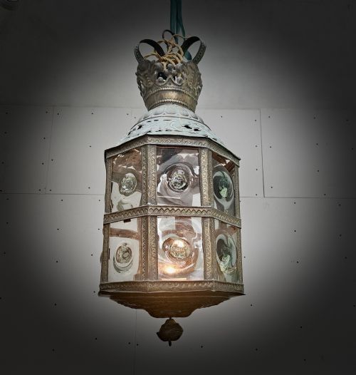 LARGE LANTERN WITH HAND BLOWN BULLS EYE GLASS - ADDITIONAL PHOTO 2