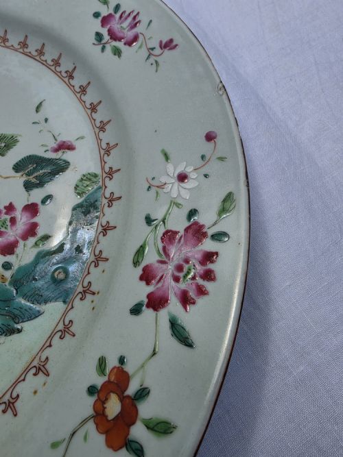 QIANLONG FAMILLE ROSE PORCELAIN CHARGER OR PLATE CHINESE EXPORT 1750S - ADDITIONAL PHOTO 2
