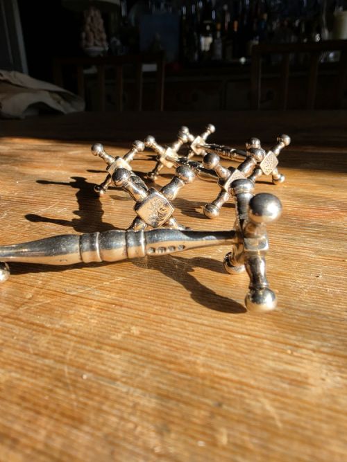 SET OF FOUR GEORGIAN SOLID SILVER KNIFE RESTS HALLMARKED LONDON 1831 - ADDITIONAL PHOTO 8