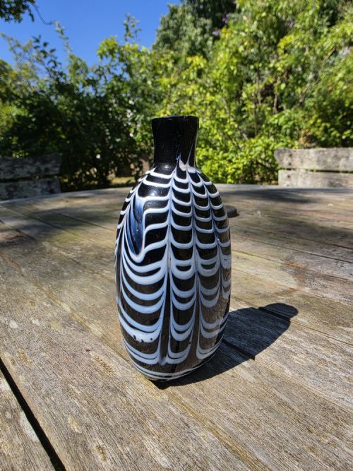GEORGIAN NAILSEA GLASSWORKS FLASK C1790