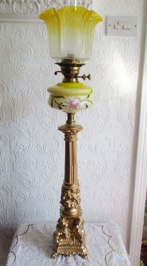 Antique English Victorian Art Nouveau "Cherubs" Oil Lamp