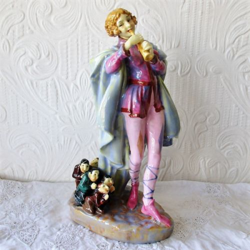 Vintage Royal Doulton English Porcelain Figurine ~ "The Modern Piper" ~ Hn 756