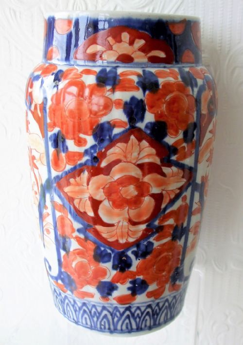 fig 1. Antique Japanese Meiji Period Imari Vase