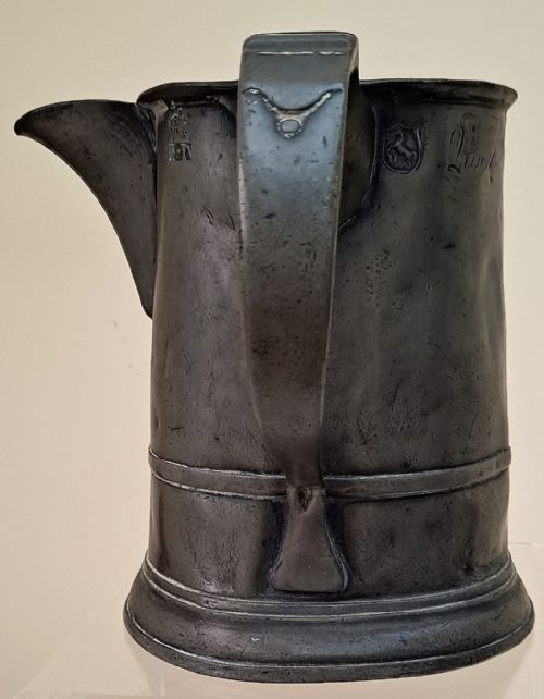 fig 1. Antique English Georgian Pewter Quart Tavern Jug