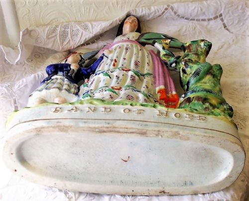 ANTIQUE ENGLISH VICTORIAN STAFFORDSHIRE POTTERY SPILL VASE FIGURE GROUP BAND OF HOPE - ADDITIONAL PHOTO 4