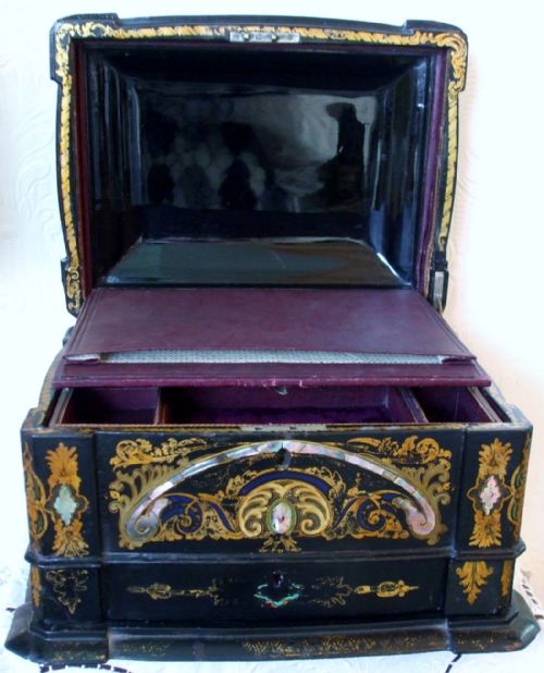 ANTIQUE ENGLISH VICTORIAN PAPIERMCH LADIES JEWELLERY CASKET - ADDITIONAL PHOTO 4