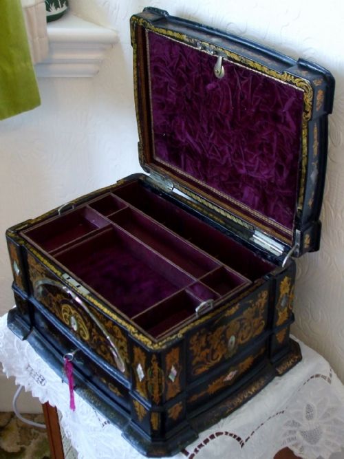 ANTIQUE ENGLISH VICTORIAN PAPIERMCH LADIES JEWELLERY CASKET - ADDITIONAL PHOTO 9