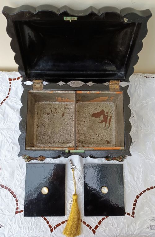 ANTIQUE ENGLISH VICTORIAN PAPIERMCH TEA CADDY - ADDITIONAL PHOTO 12
