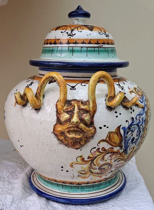 ANTIQUE ITALIAN VICTORIAN MAIOLICA VASE AND COVER - ADDITIONAL PHOTO 3