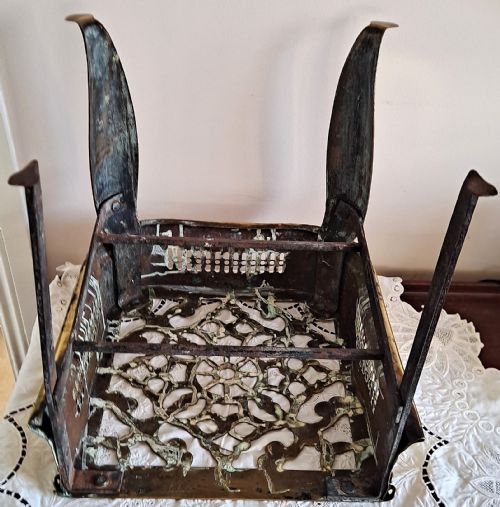 ANTIQUE ENGLISH VICTORIAN BRASS AND STEEL FOOTMAN - ADDITIONAL PHOTO 5