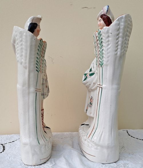 PAIR OF ANTIQUE ENGLISH VICTORIAN STAFFORDSHIRE POTTERY SCOTS HARVESTERS SPILL VASES - ADDITIONAL PHOTO 1