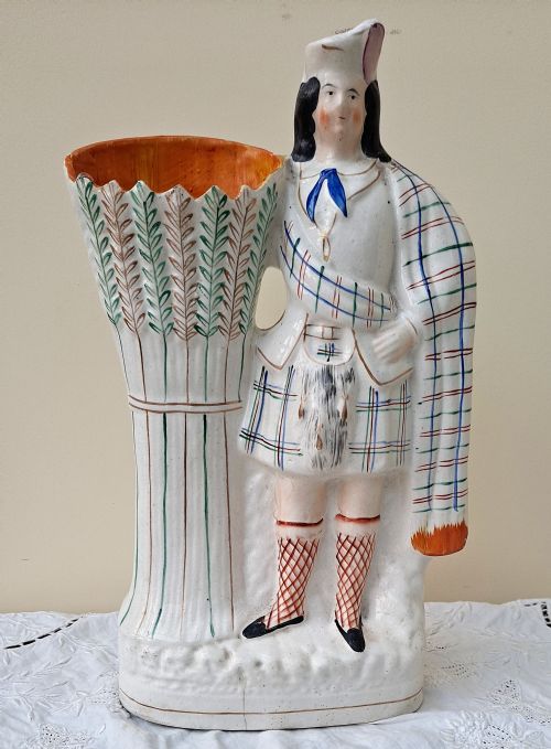 PAIR OF ANTIQUE ENGLISH VICTORIAN STAFFORDSHIRE POTTERY SCOTS HARVESTERS SPILL VASES - ADDITIONAL PHOTO 5