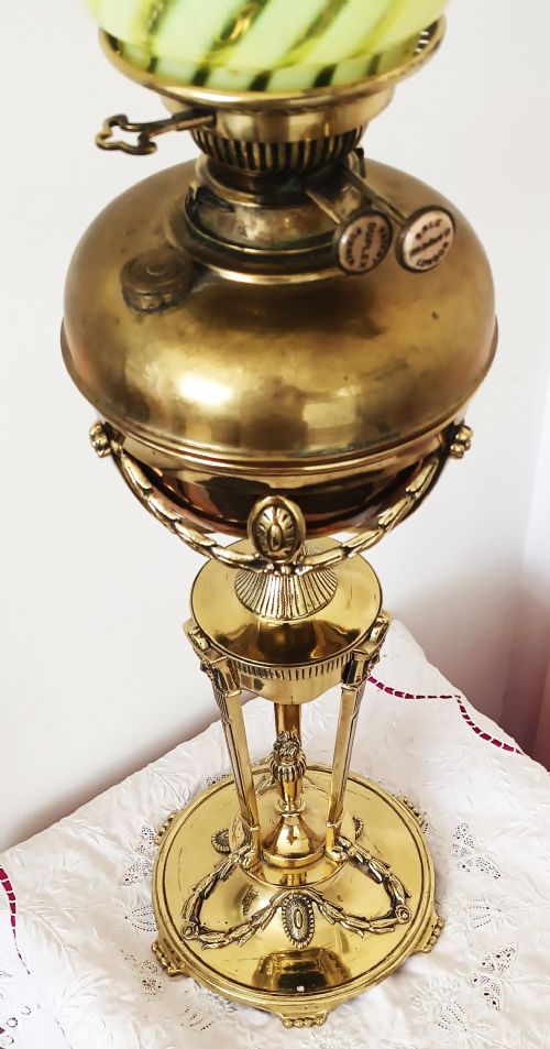 ANTIQUE ENGLISH VICTORIAN BRASS OIL LAMP - ADDITIONAL PHOTO 3