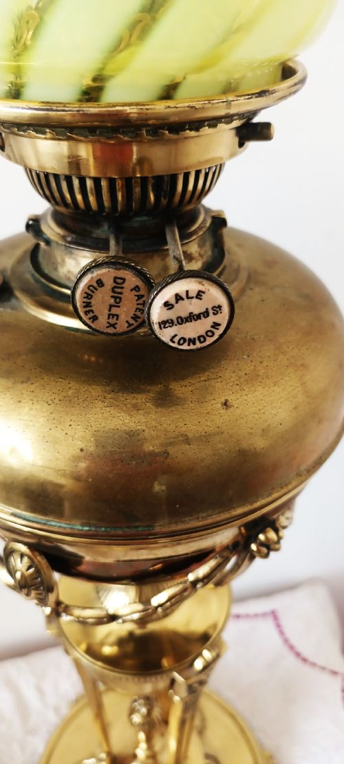 ANTIQUE ENGLISH VICTORIAN BRASS OIL LAMP - ADDITIONAL PHOTO 5