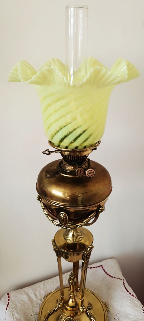 ANTIQUE ENGLISH VICTORIAN BRASS OIL LAMP - ADDITIONAL PHOTO 6