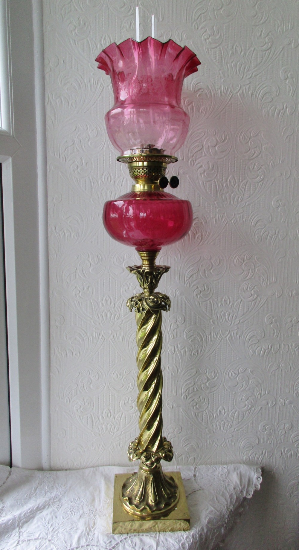 Antique English Victorian Brass Banqueting Oil Lamp