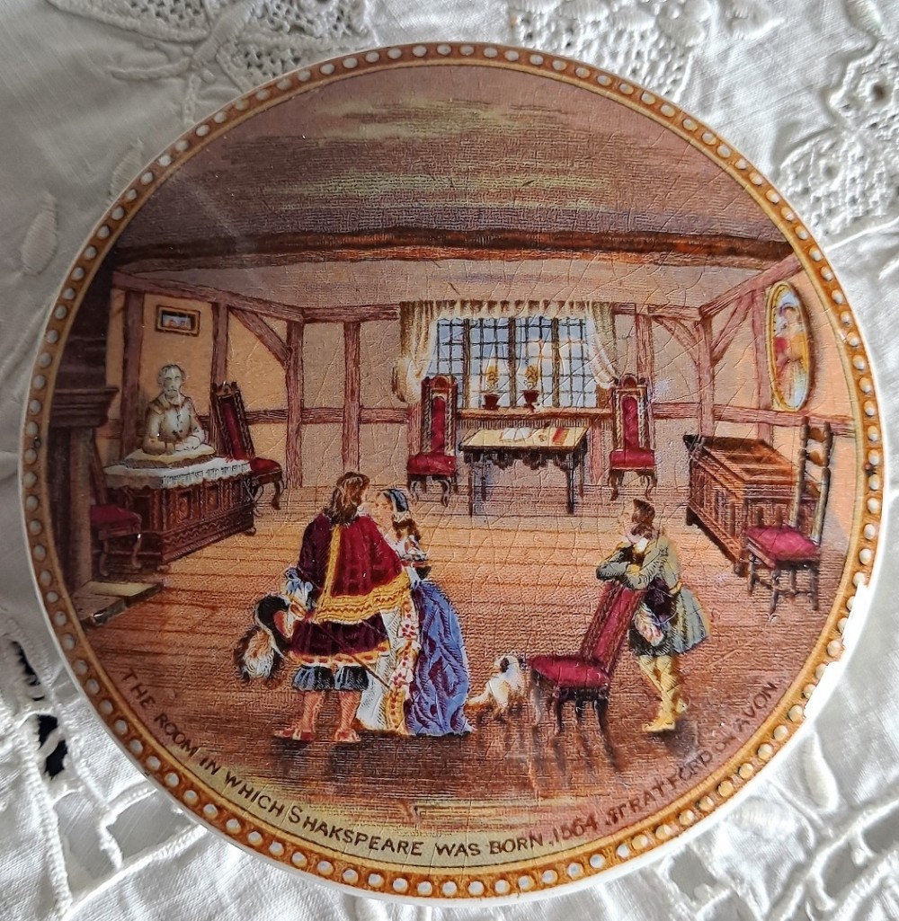 Antique English Victorian Pratt-ware Pot-lid ~ 