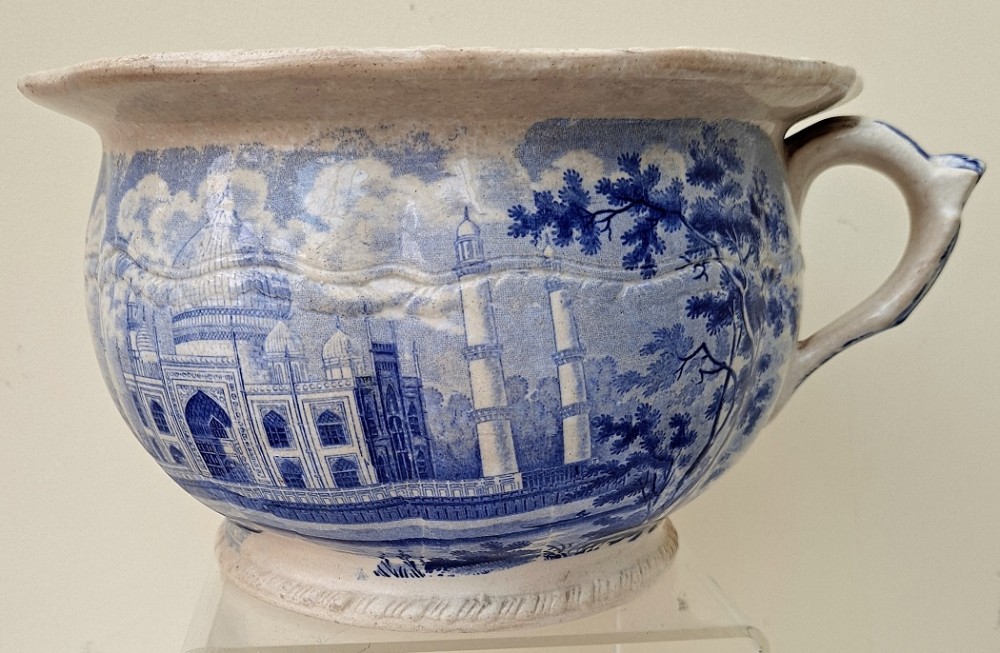 White Chamber Pot With Blue Motif - 1:12 Scale Dollhouse Miniature By Tumdee