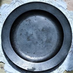 ANTIQUE ENGLISH GEORGIAN PEWTER DISH CHARGER