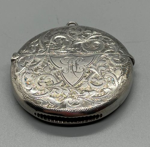 Edwardian Round Silver Vesta Case Chester 1909