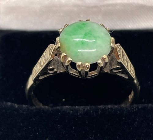 Vintage 9ct Gold Jade Ring C1930