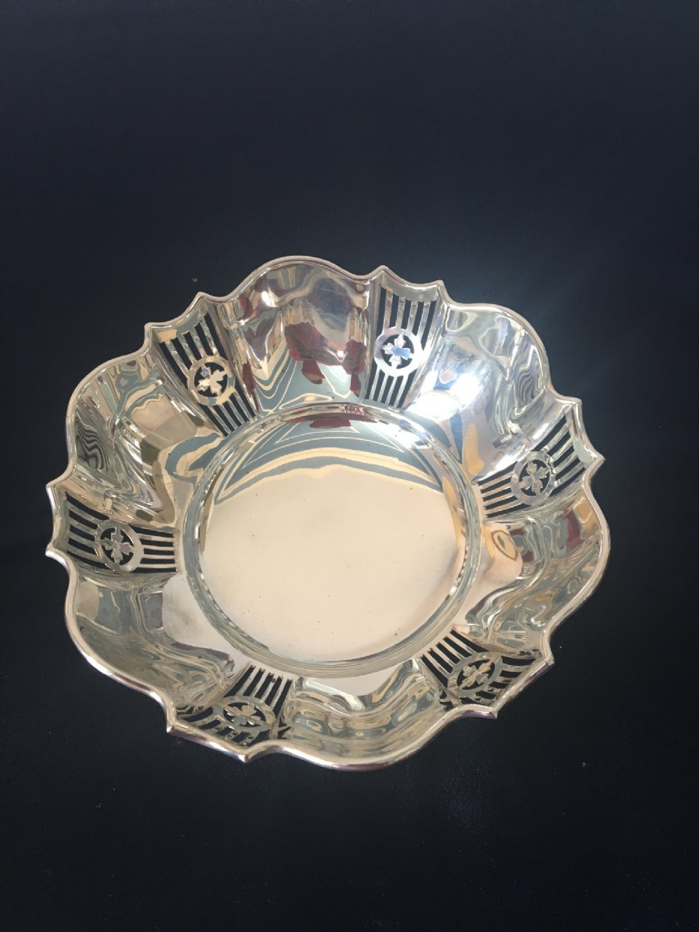 Silver pierced footed bowl London 1933 Charles & Richard Comyns