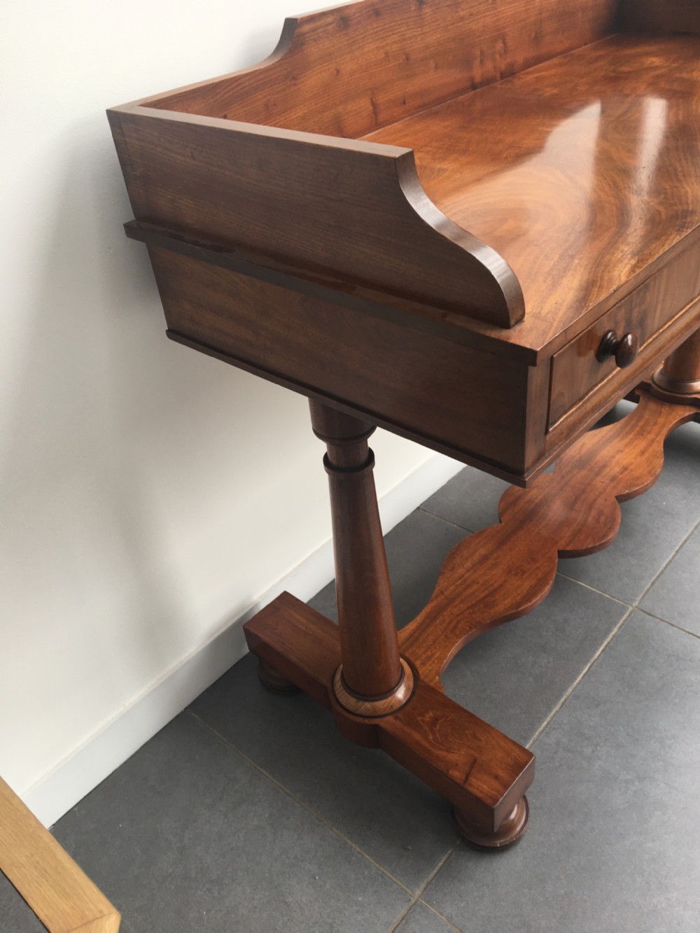 Mid 19thC mahogany side table with raised surround c1860 View II