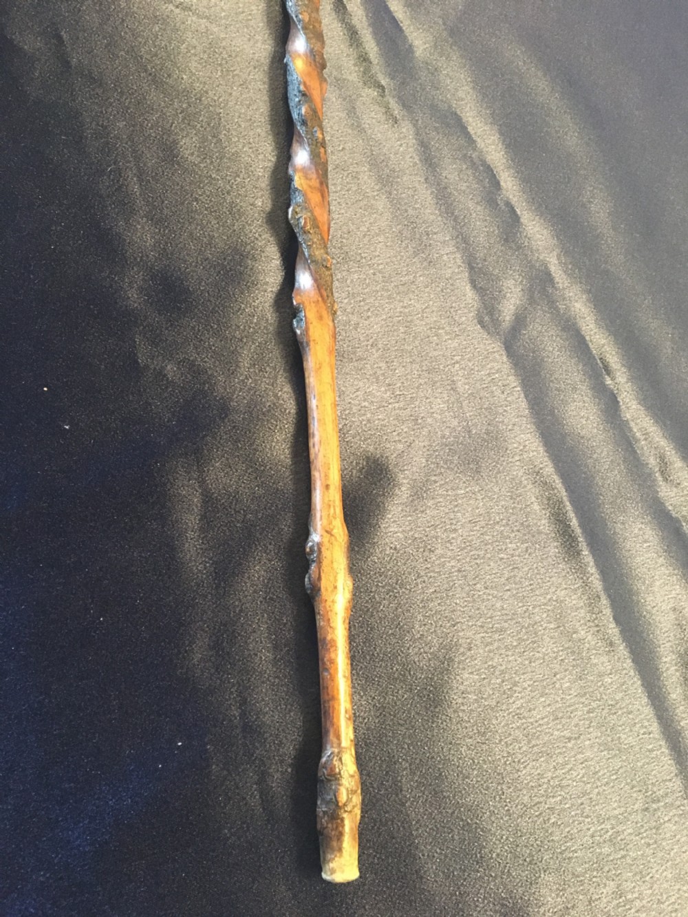 Mid 19thC Irish blackthorn walking stick, spiral carved View IV