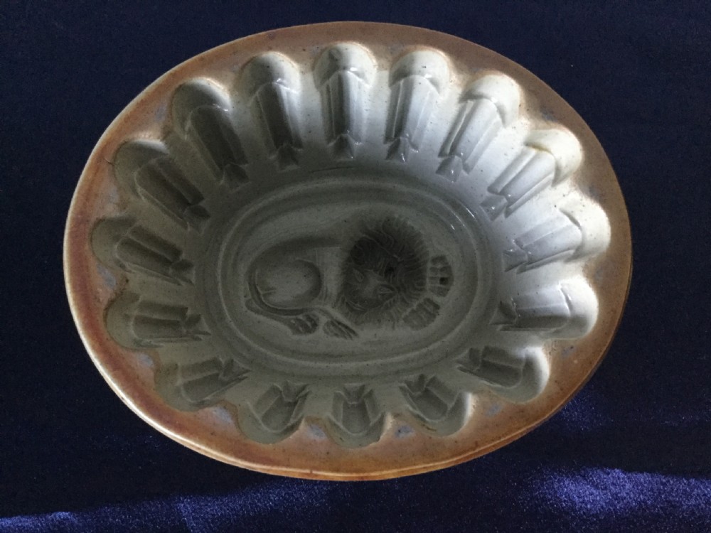 A rare Georgian era jelly mould with lion design c1800